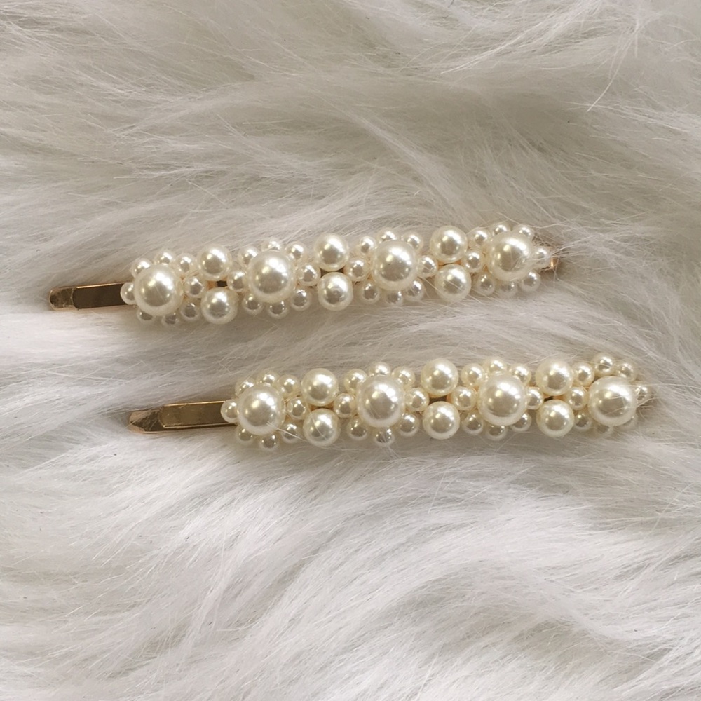 Pearl Custer Clips - set of 2